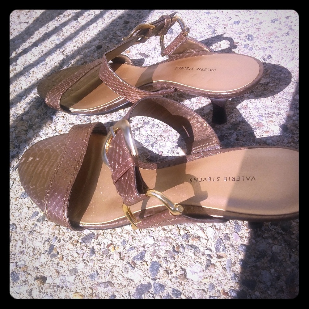 Ladies slides, low heel, size 8M.